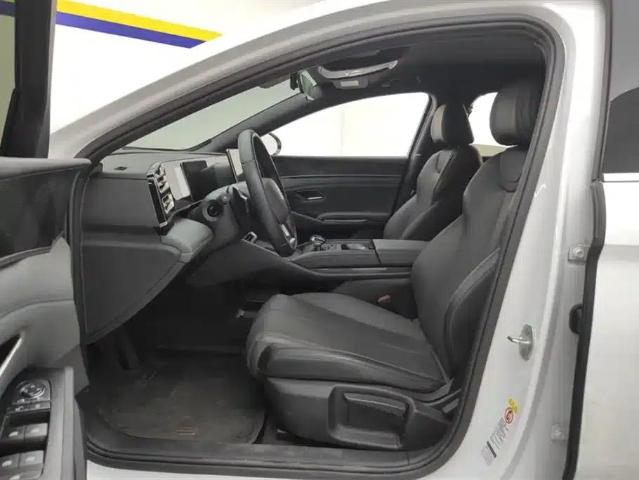 Qin L 2025 DM-i Intelligent Driving Edition 80KM Leading Model — миниатюра 9