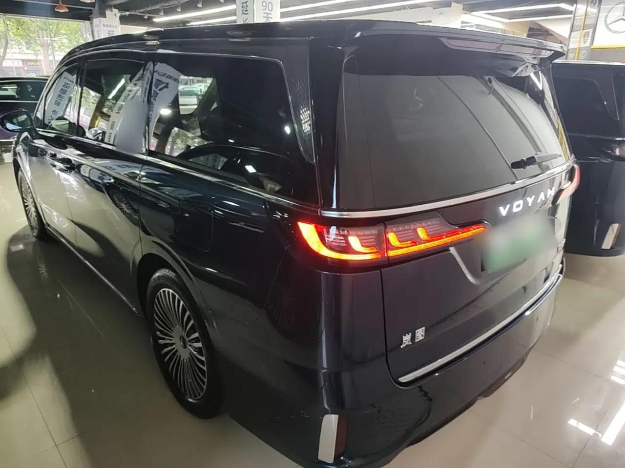 VOYAH Dream 2025 PHEV Four-Wheel Drive Prestige Kunpeng Edition — миниатюра 4
