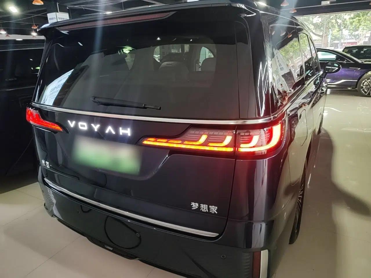 VOYAH Dream 2025 PHEV Four-Wheel Drive Prestige Kunpeng Edition — миниатюра 5