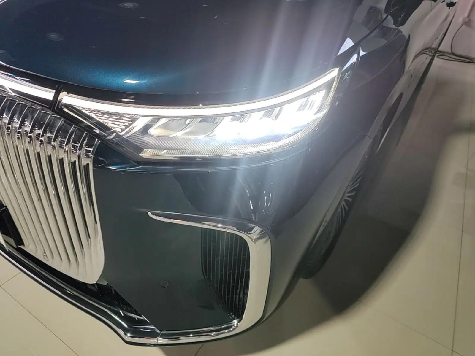 VOYAH Dream 2025 PHEV Four-Wheel Drive Prestige Kunpeng Edition — миниатюра 8