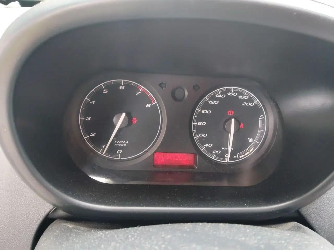 MG 3 2011 1.3L AMT Comfort Edition — миниатюра 11