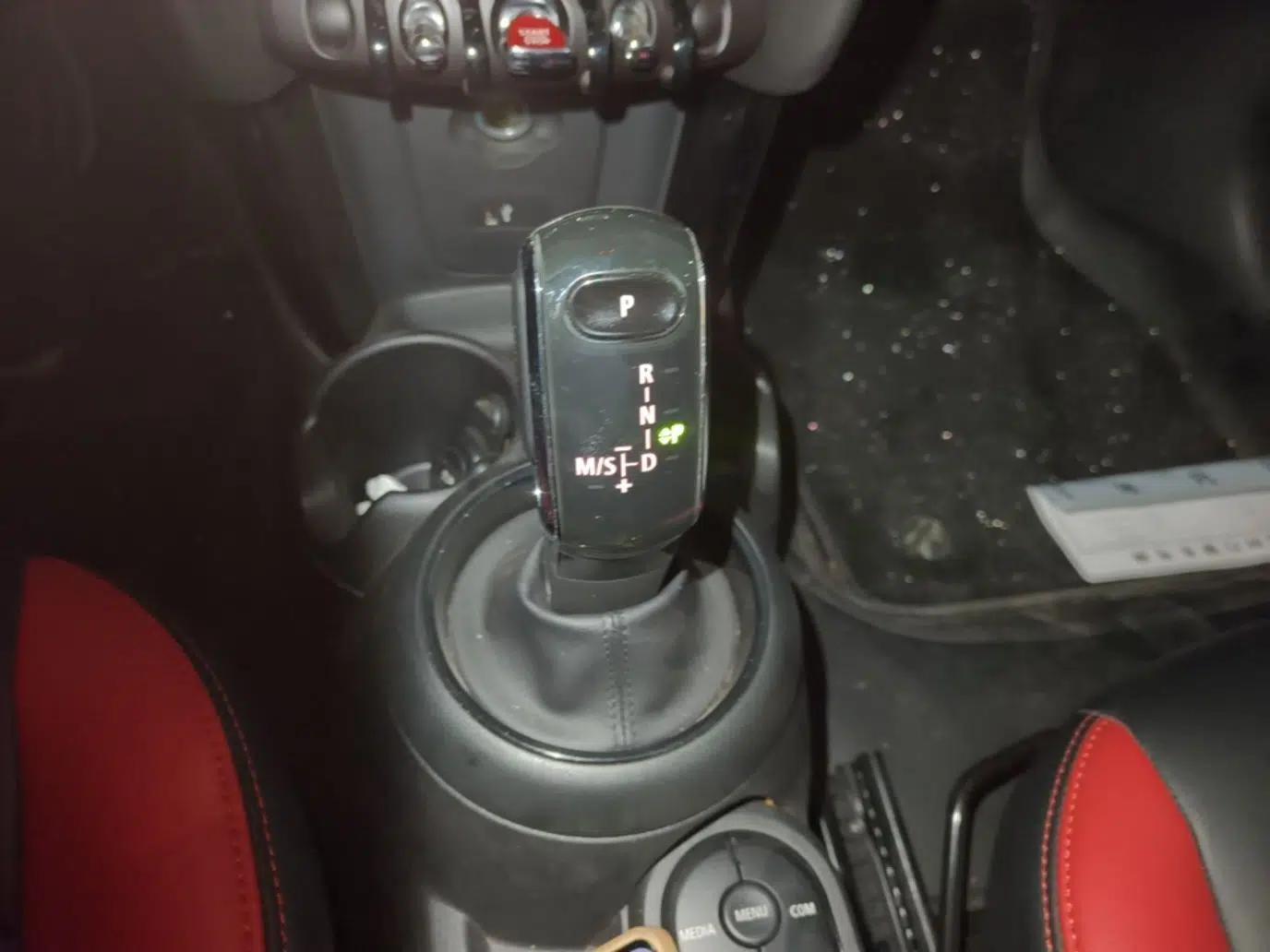 MINI 2018 1.5T ONE PLUS — миниатюра 16