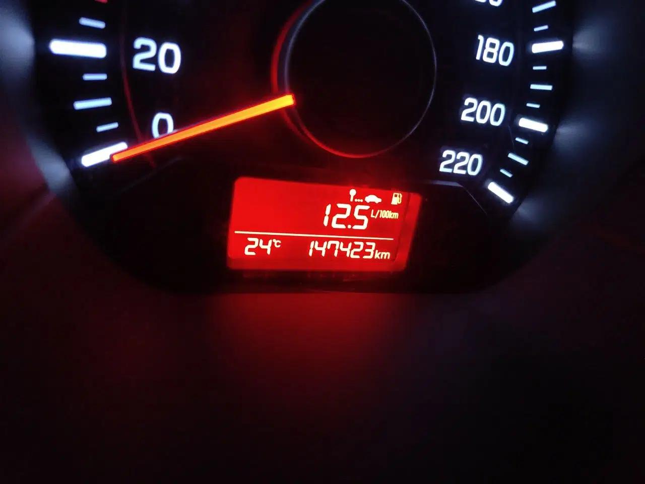 Kia K2 2015 Sedan 1.4L MT GLS — миниатюра 12