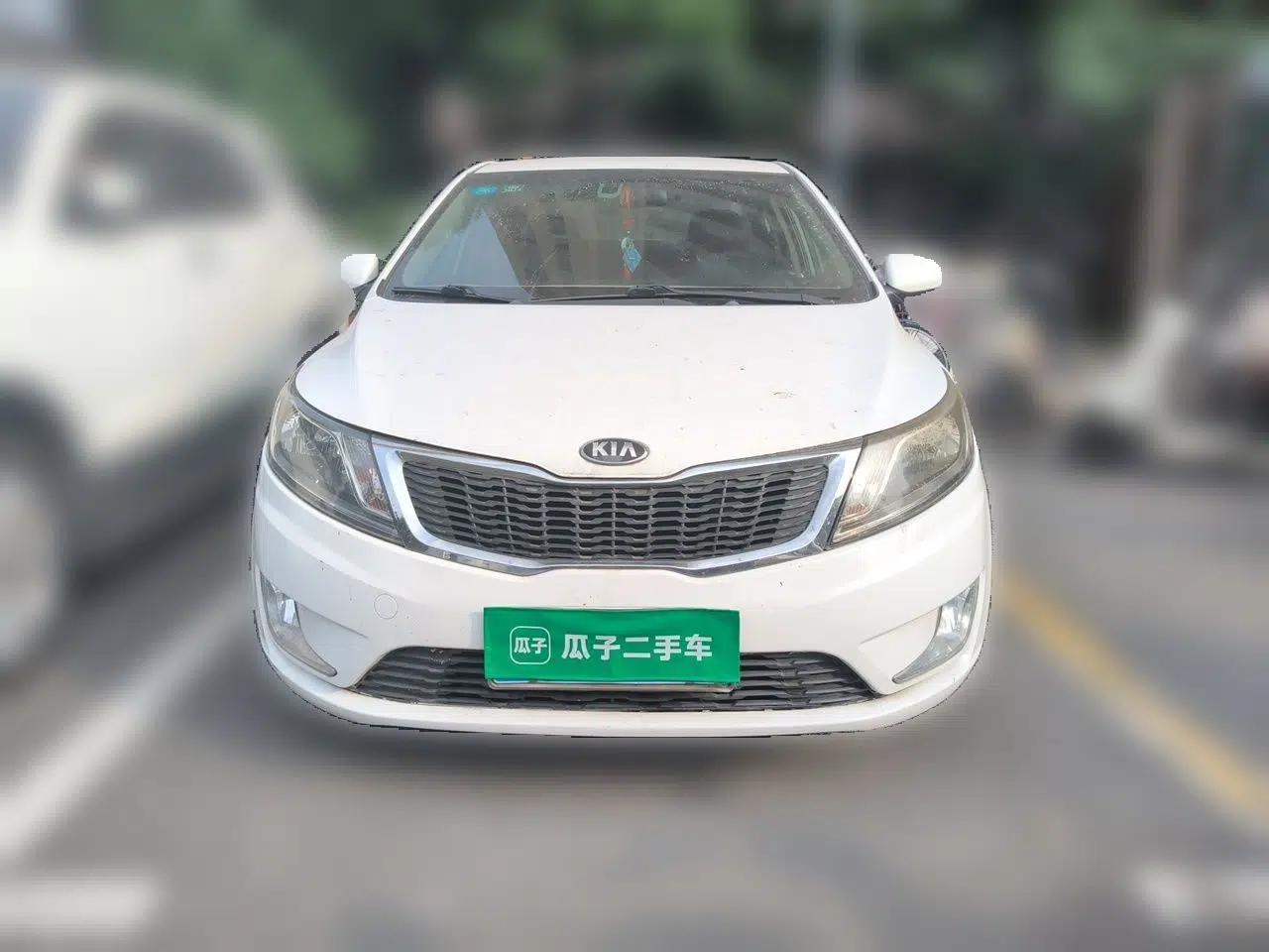 Kia K2 2011 Sedan 1.4L Manual Transmission GLS — миниатюра 2