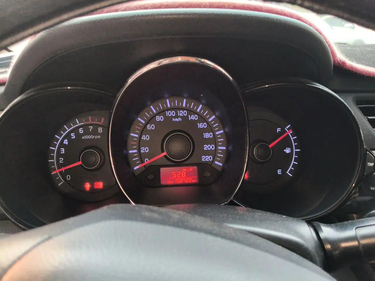 Kia K2 2011 Sedan 1.4L Manual Transmission GLS — миниатюра 11