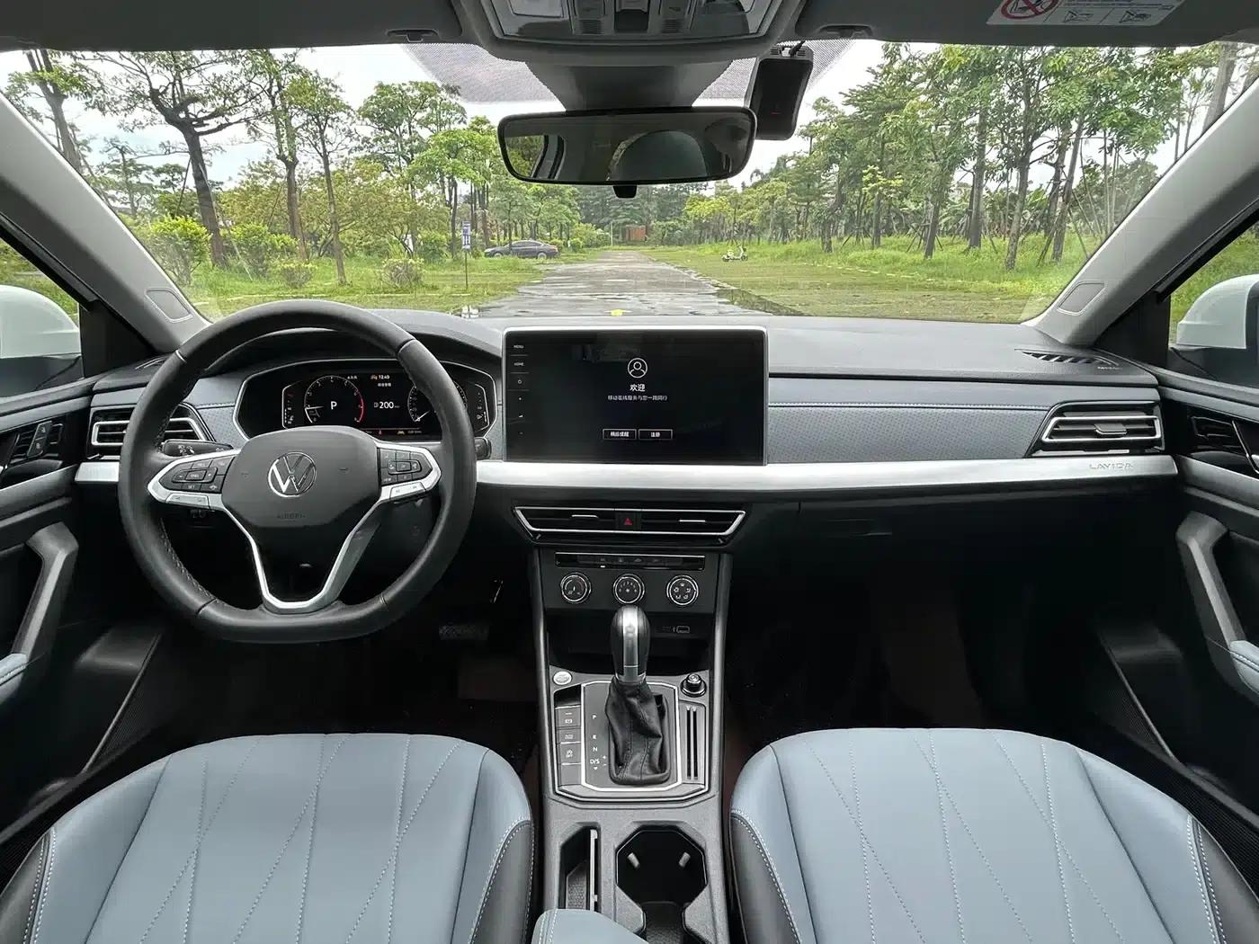 2023 Volkswagen Lavida Facelift 1.5L Automatic Five Million Edition — миниатюра 7