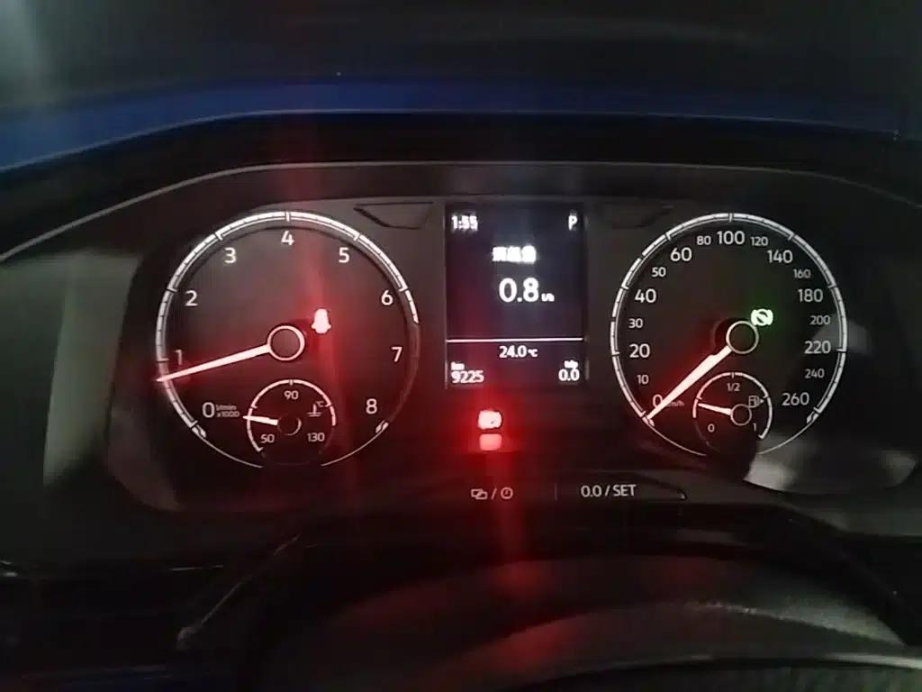 2019 Polo Plus 1.5L Automatic Colorful Technology Edition — миниатюра 12