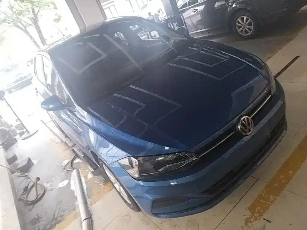 2019 Polo Plus 1.5L Automatic Colorful Technology Edition — миниатюра 4