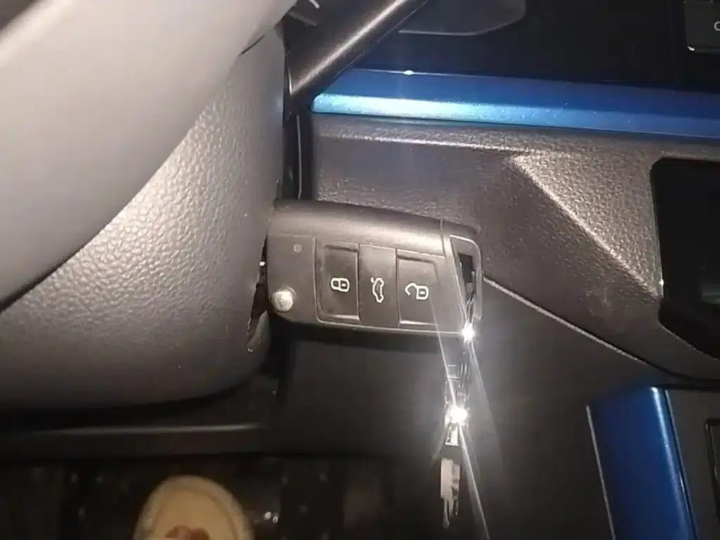 2019 Polo Plus 1.5L Automatic Colorful Technology Edition — миниатюра 9