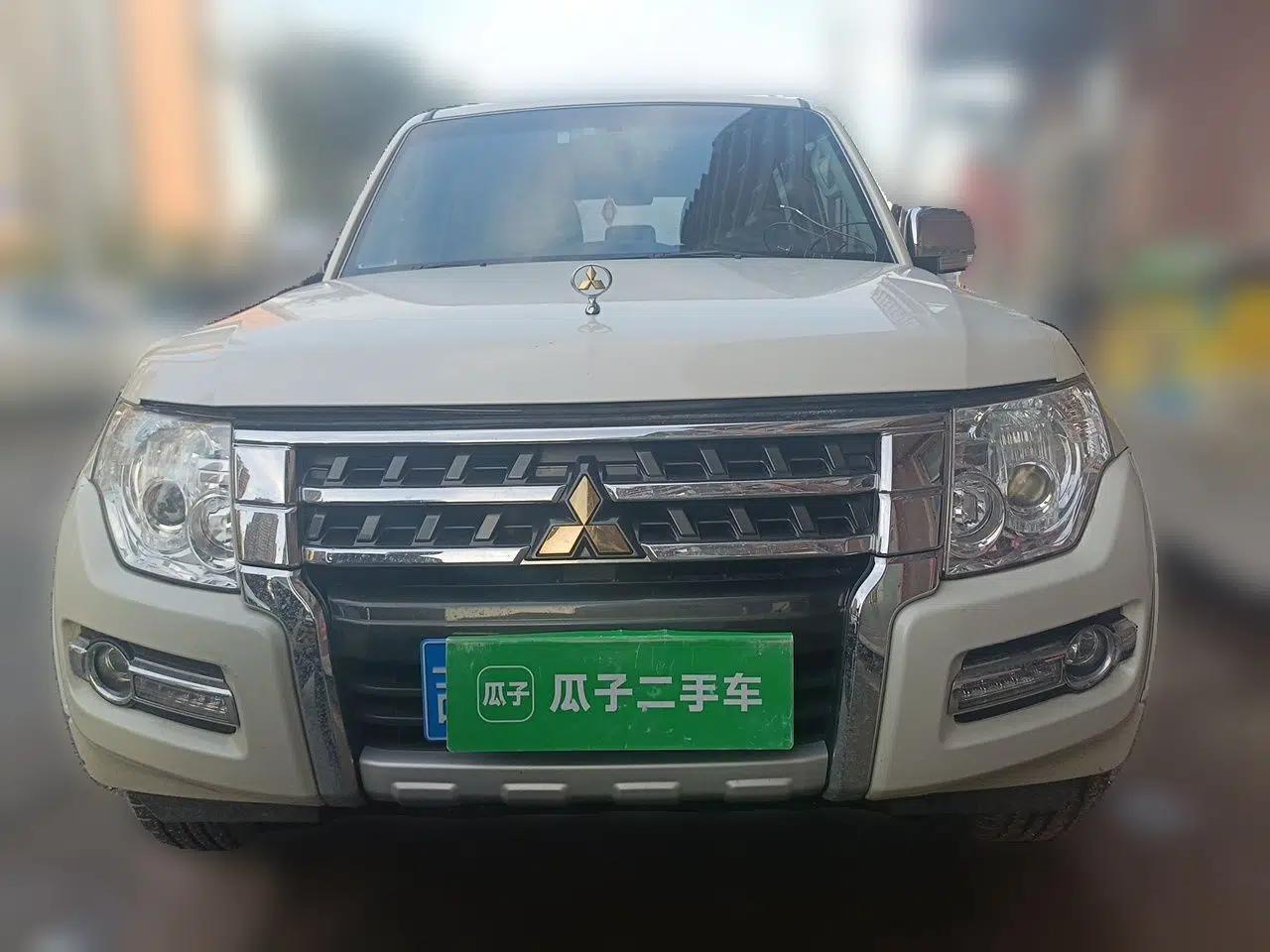 Mitsubishi Pajero — миниатюра 2