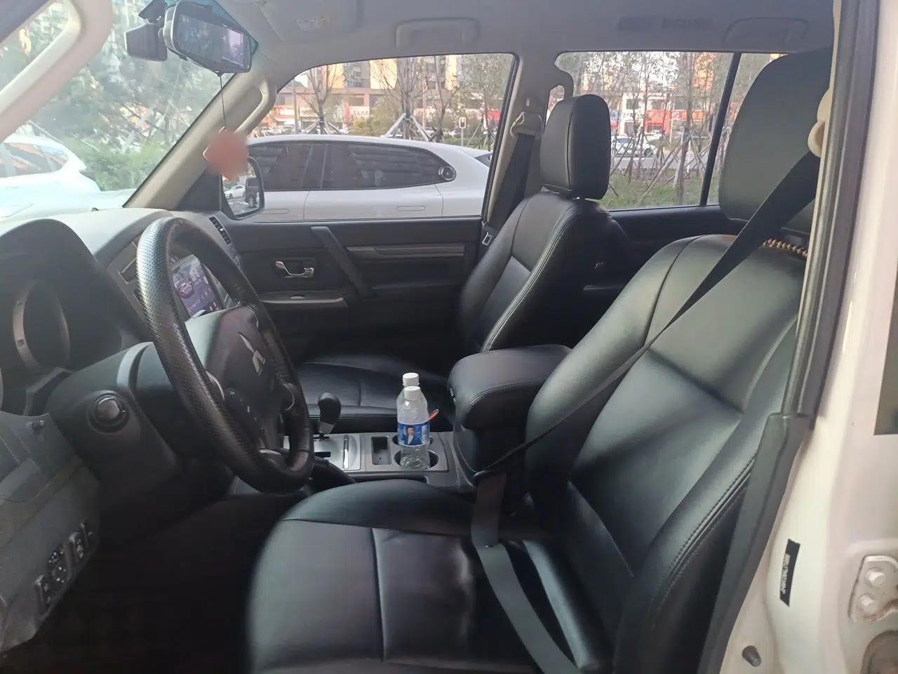 Mitsubishi Pajero — миниатюра 15