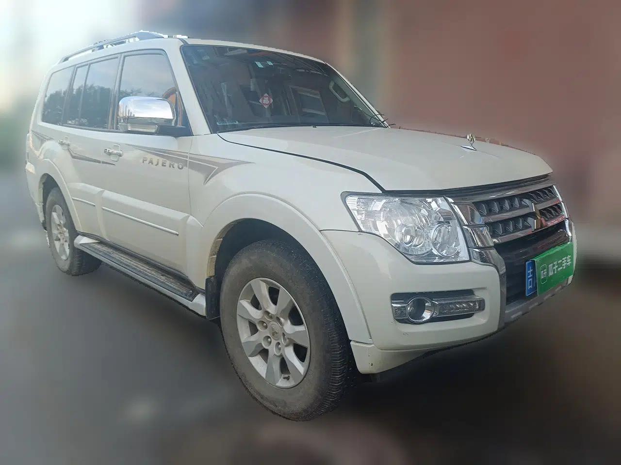 Mitsubishi Pajero — миниатюра 3