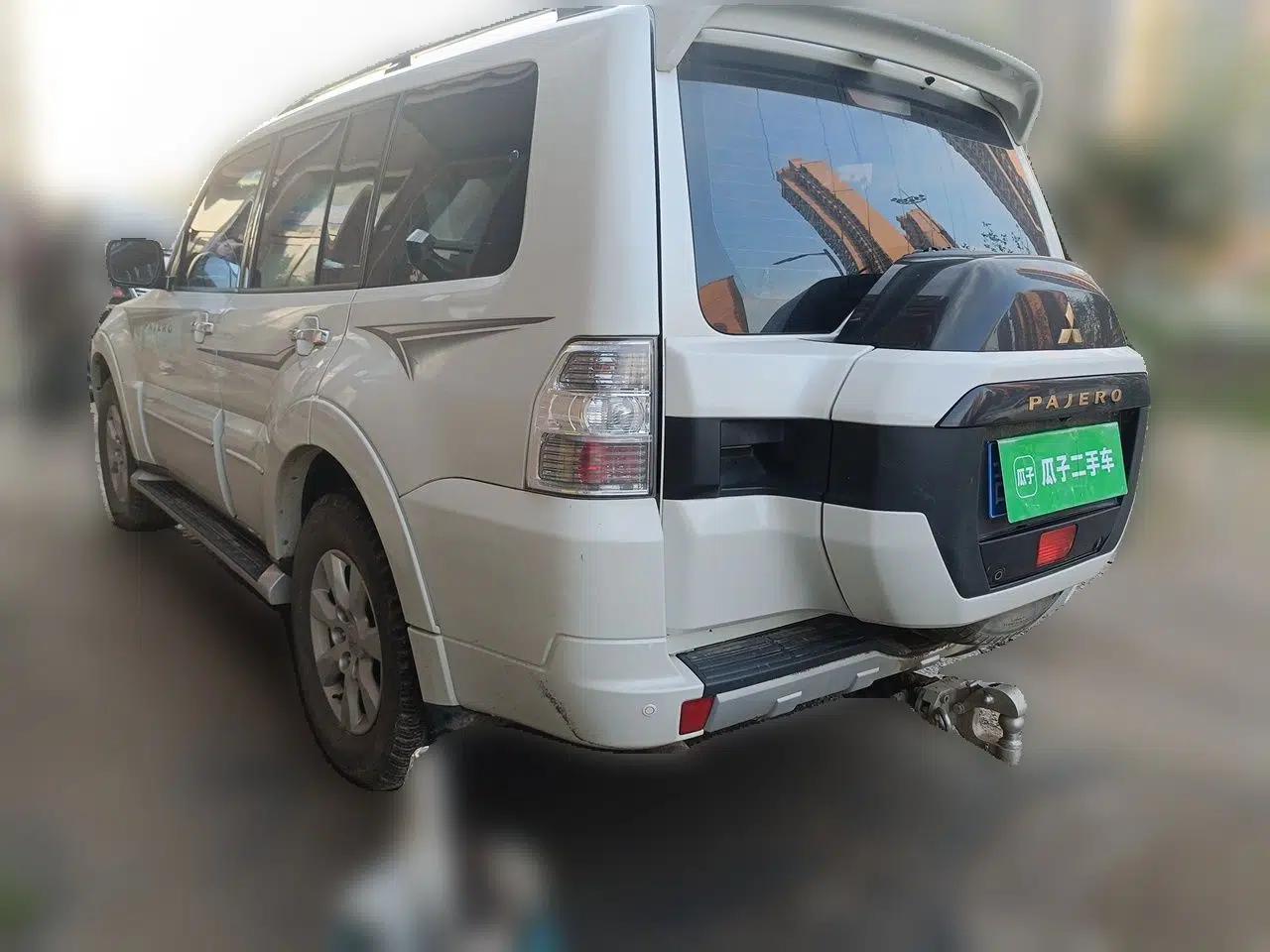 Mitsubishi Pajero — миниатюра 4