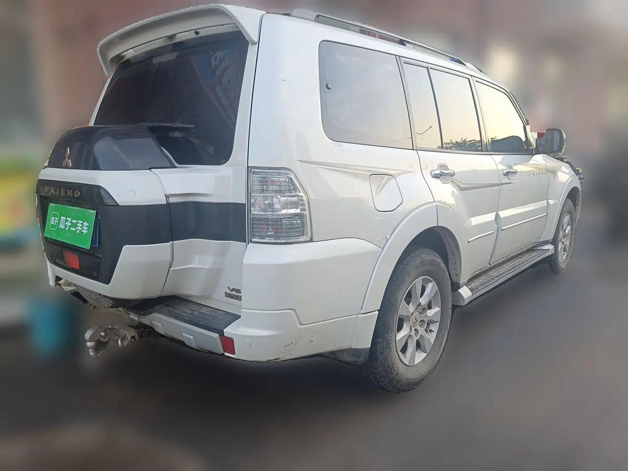 Mitsubishi Pajero — миниатюра 6