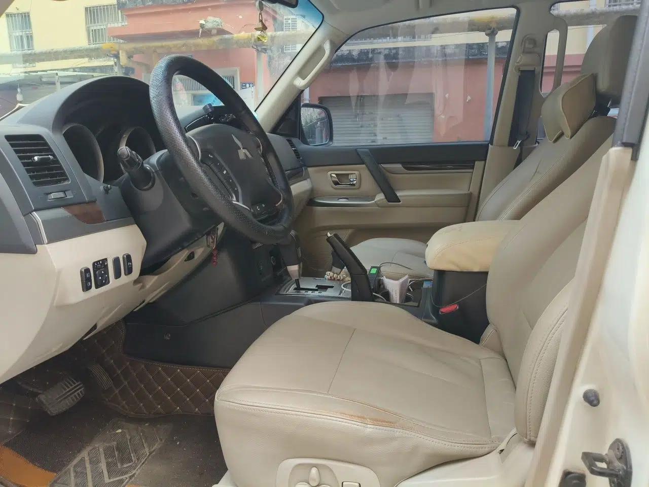 Mitsubishi Pajero — миниатюра 15