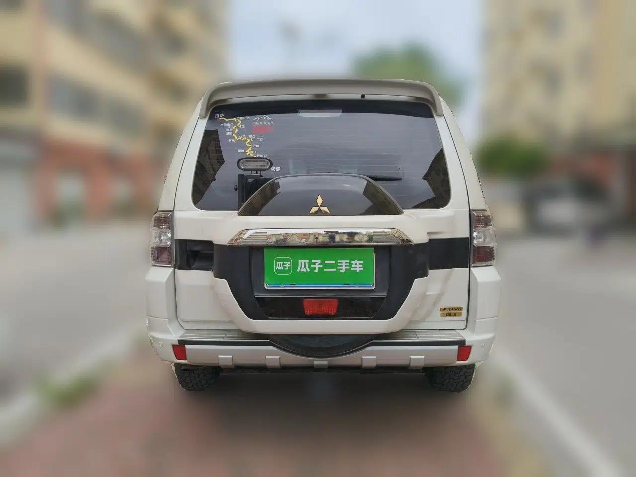 Mitsubishi Pajero — миниатюра 5