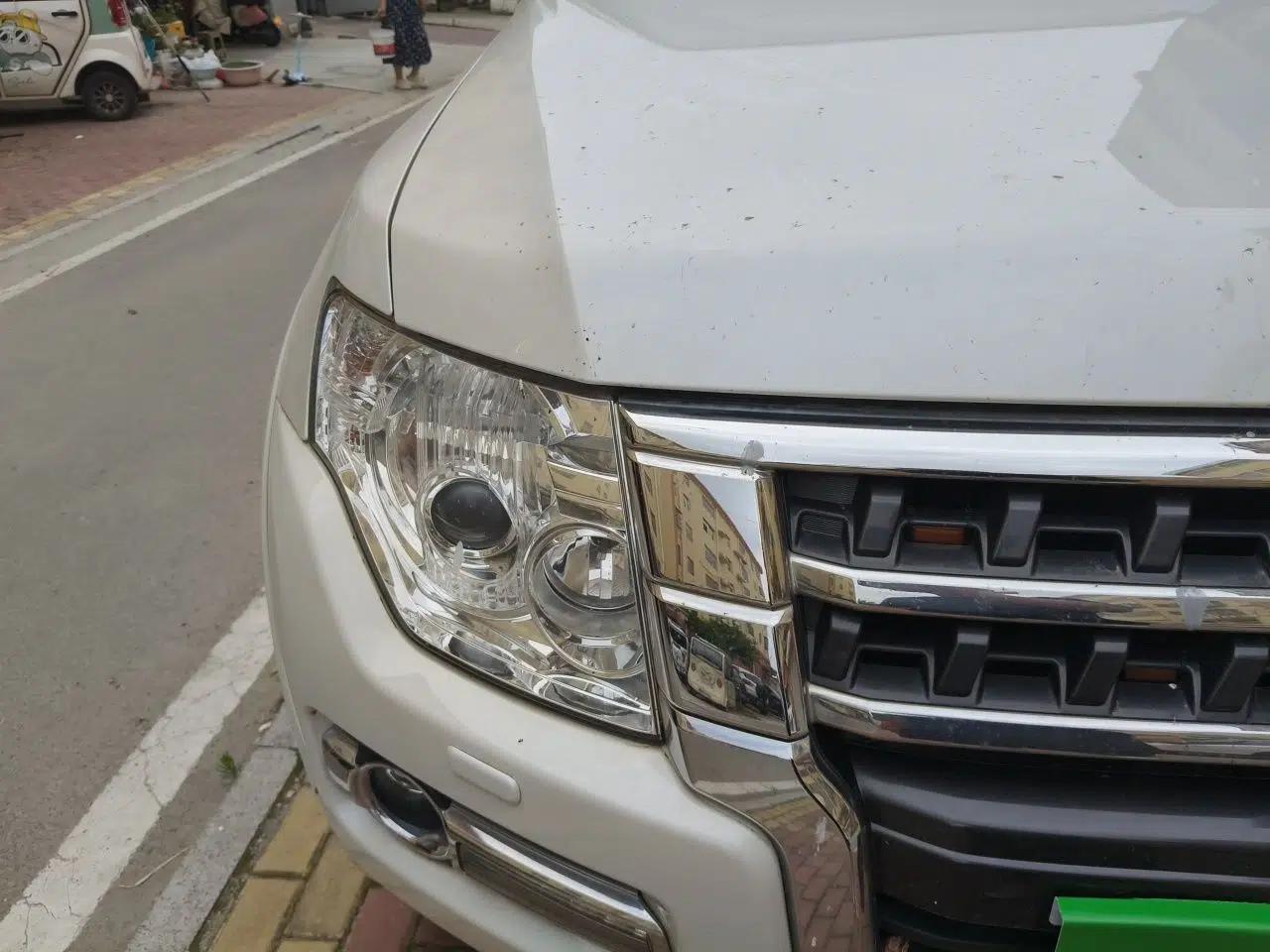 Mitsubishi Pajero — миниатюра 7