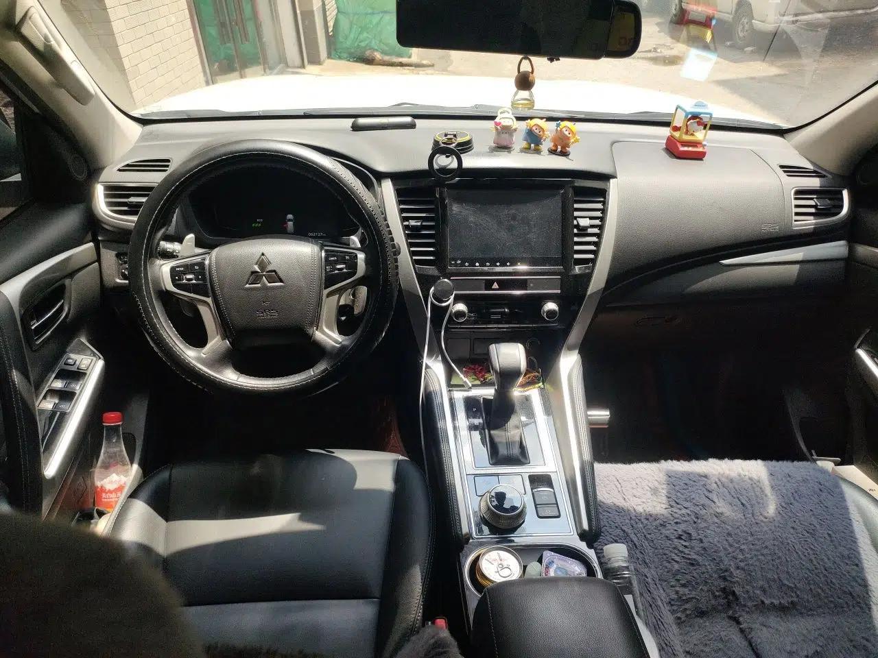 Mitsubishi Pajero — миниатюра 9