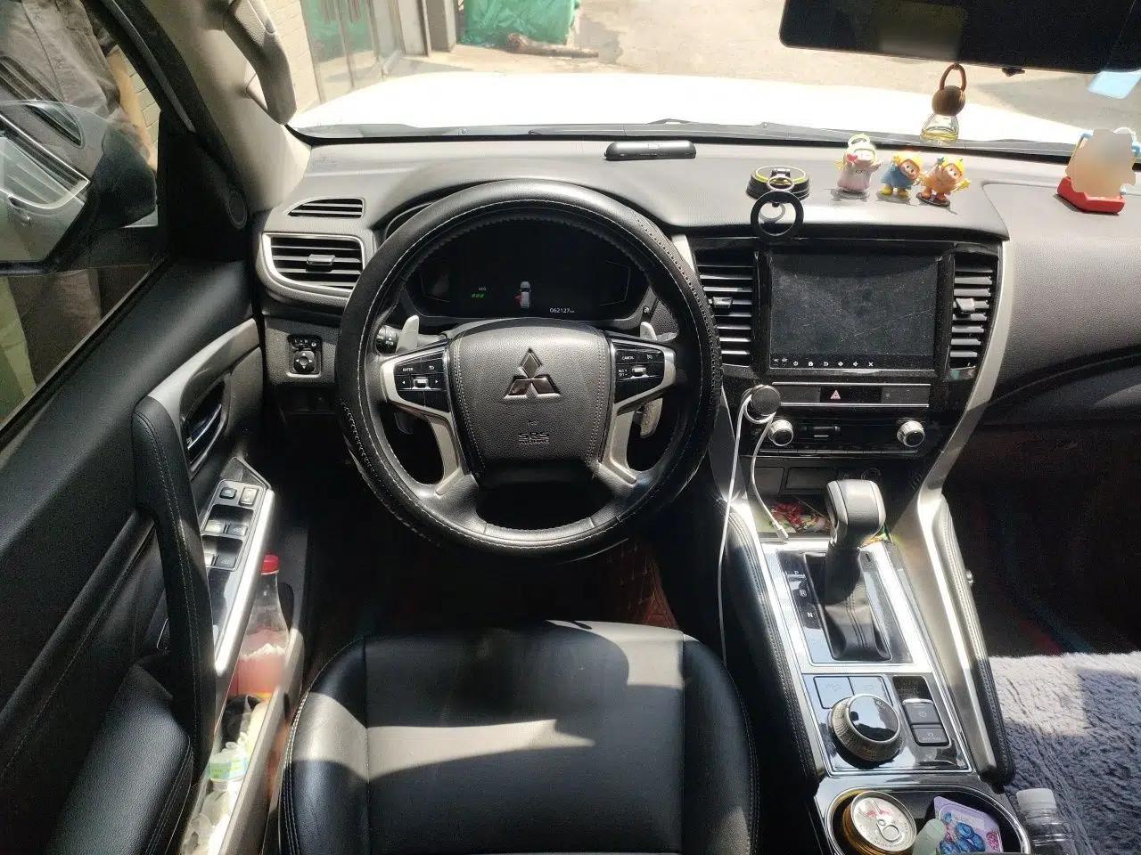 Mitsubishi Pajero — миниатюра 10
