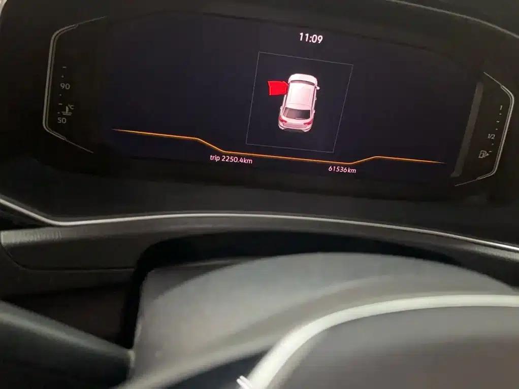 2021 T-ROC 280TSI DSG 2WD Comfort Smart Edition — миниатюра 6