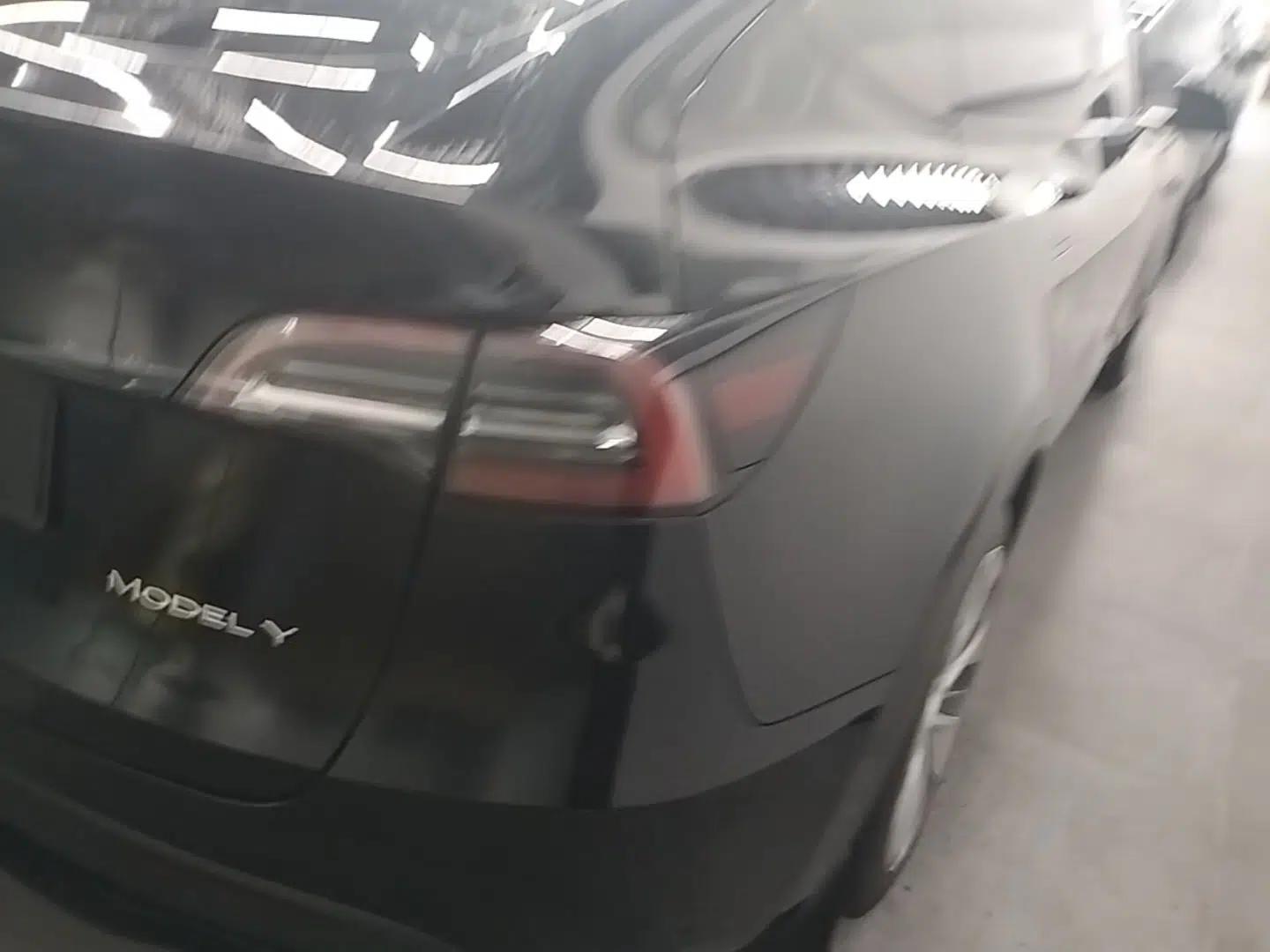 Tesla Model Y 2022 Revised Version Rear-Wheel Drive — миниатюра 14