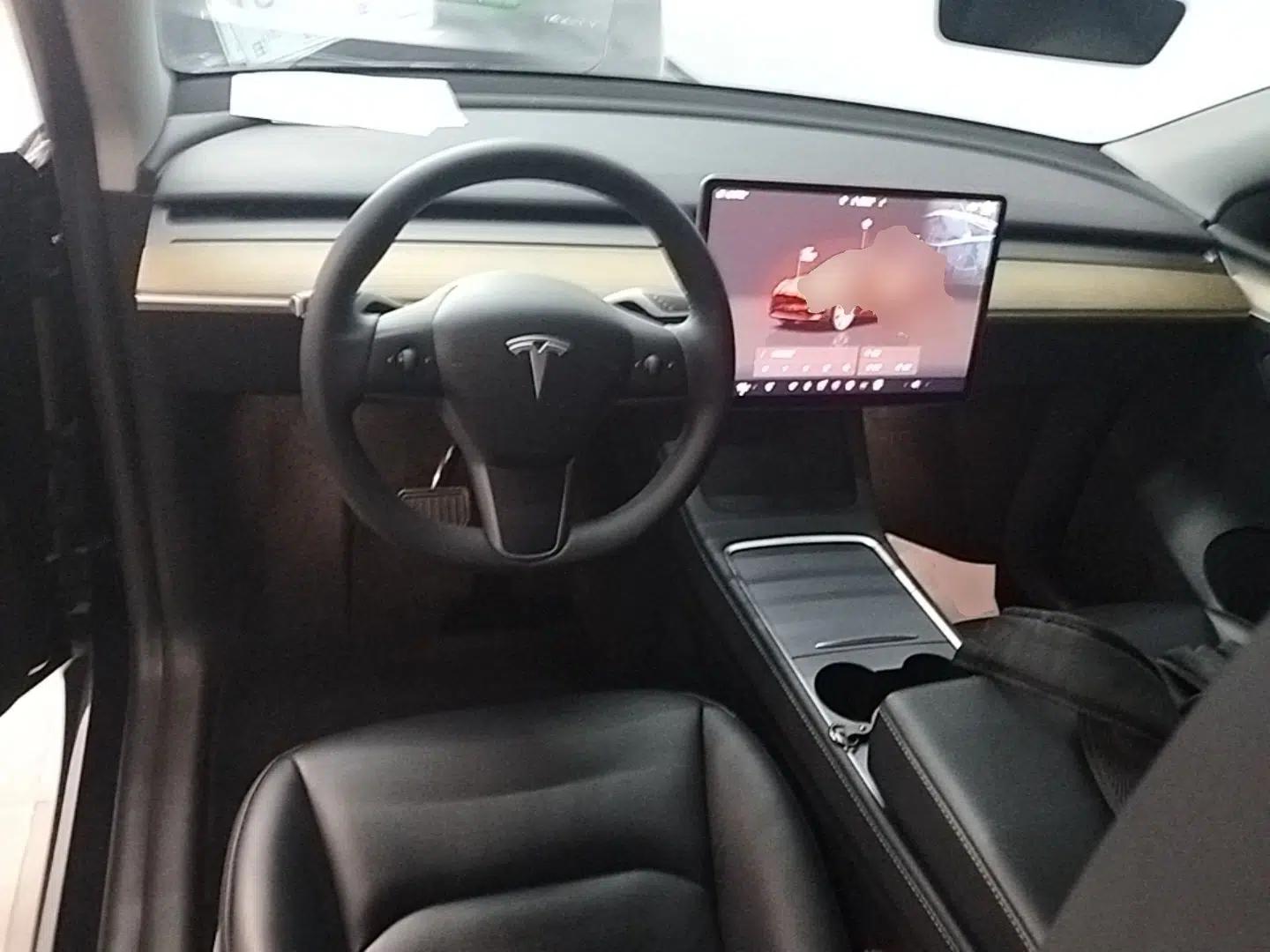 Tesla Model Y 2022 Revised Version Rear-Wheel Drive — миниатюра 17