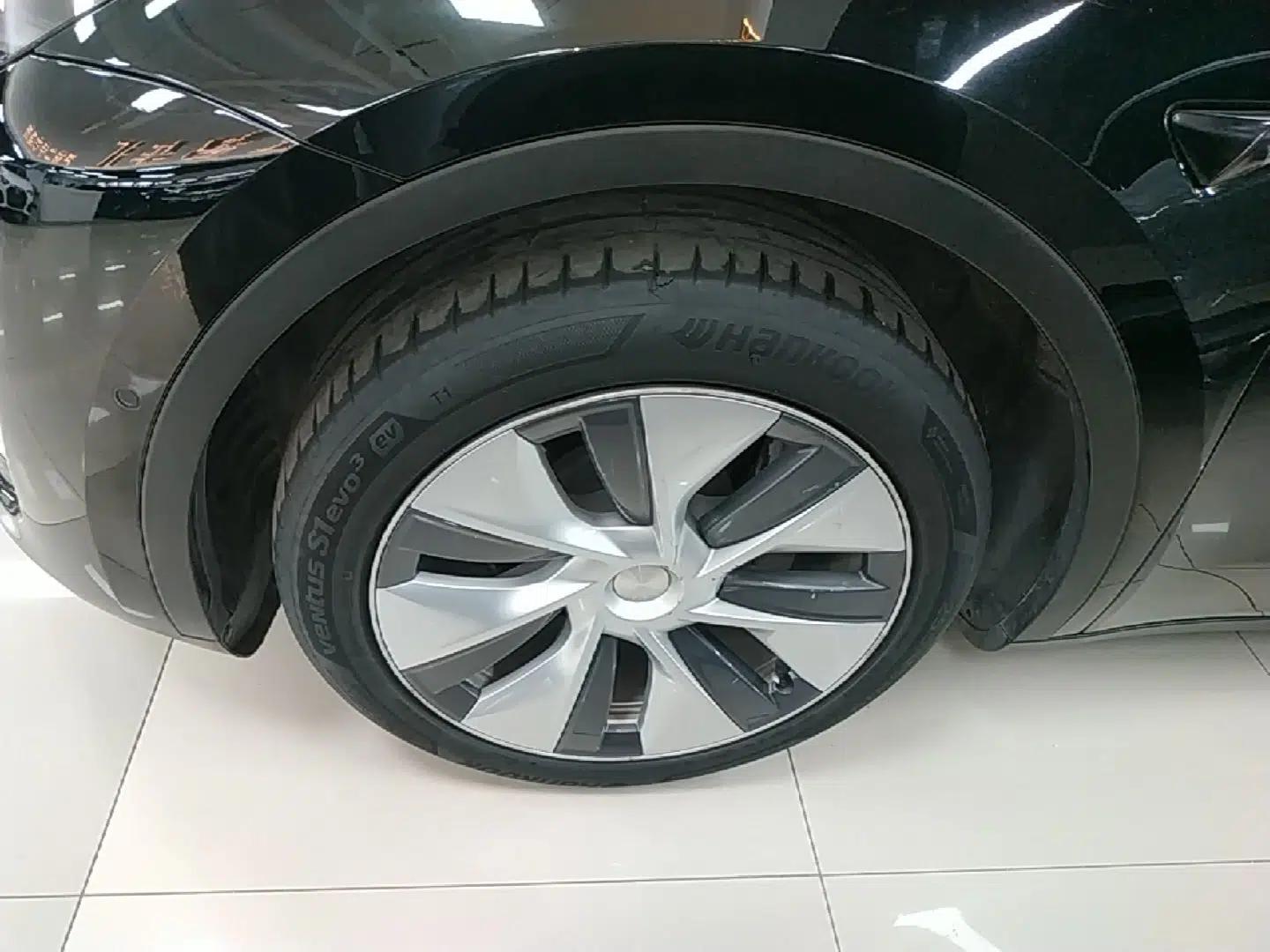 Tesla Model Y 2022 Revised Version Long-Range All-Wheel Drive — миниатюра 10