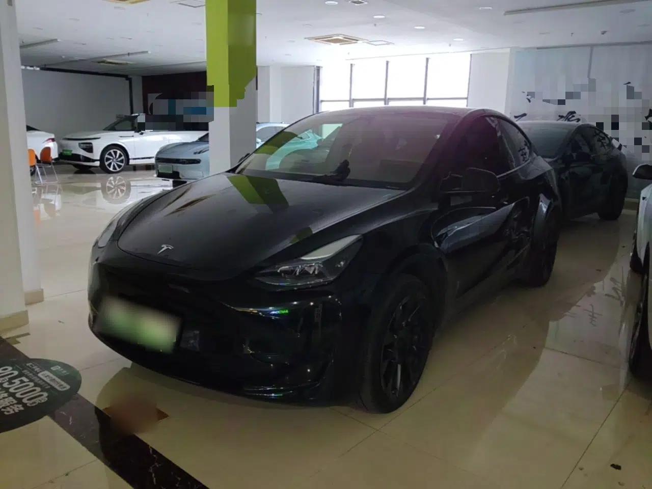 Tesla Model Y 2023 Rear-Wheel-Drive Version — миниатюра 1
