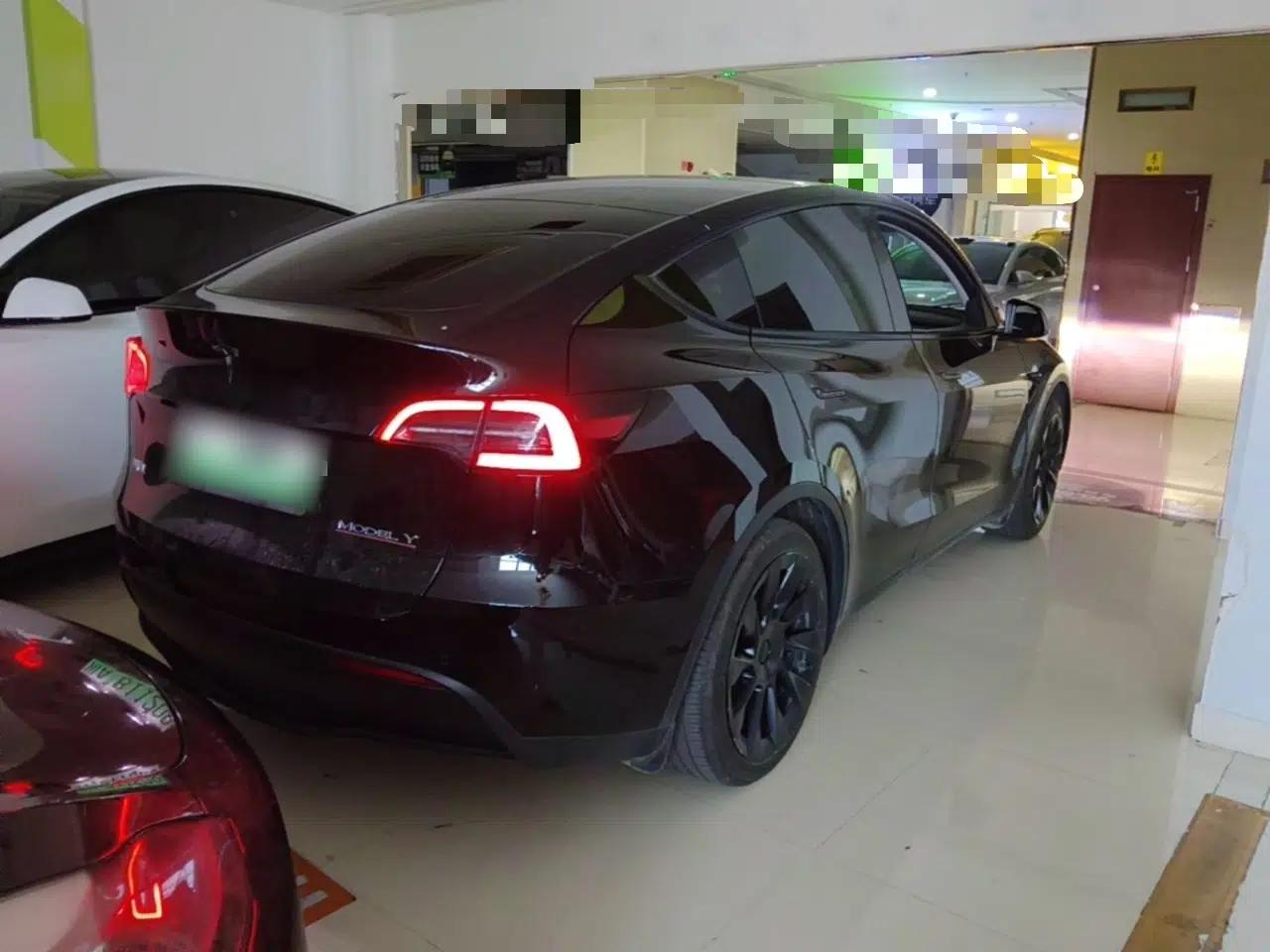 Tesla Model Y 2023 Rear-Wheel-Drive Version — миниатюра 6