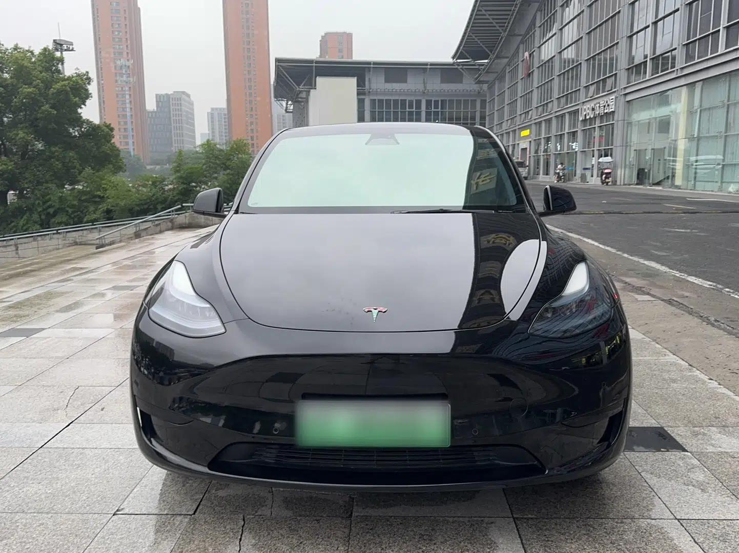 Tesla Model Y 2023 Rear-Wheel-Drive Version — миниатюра 2