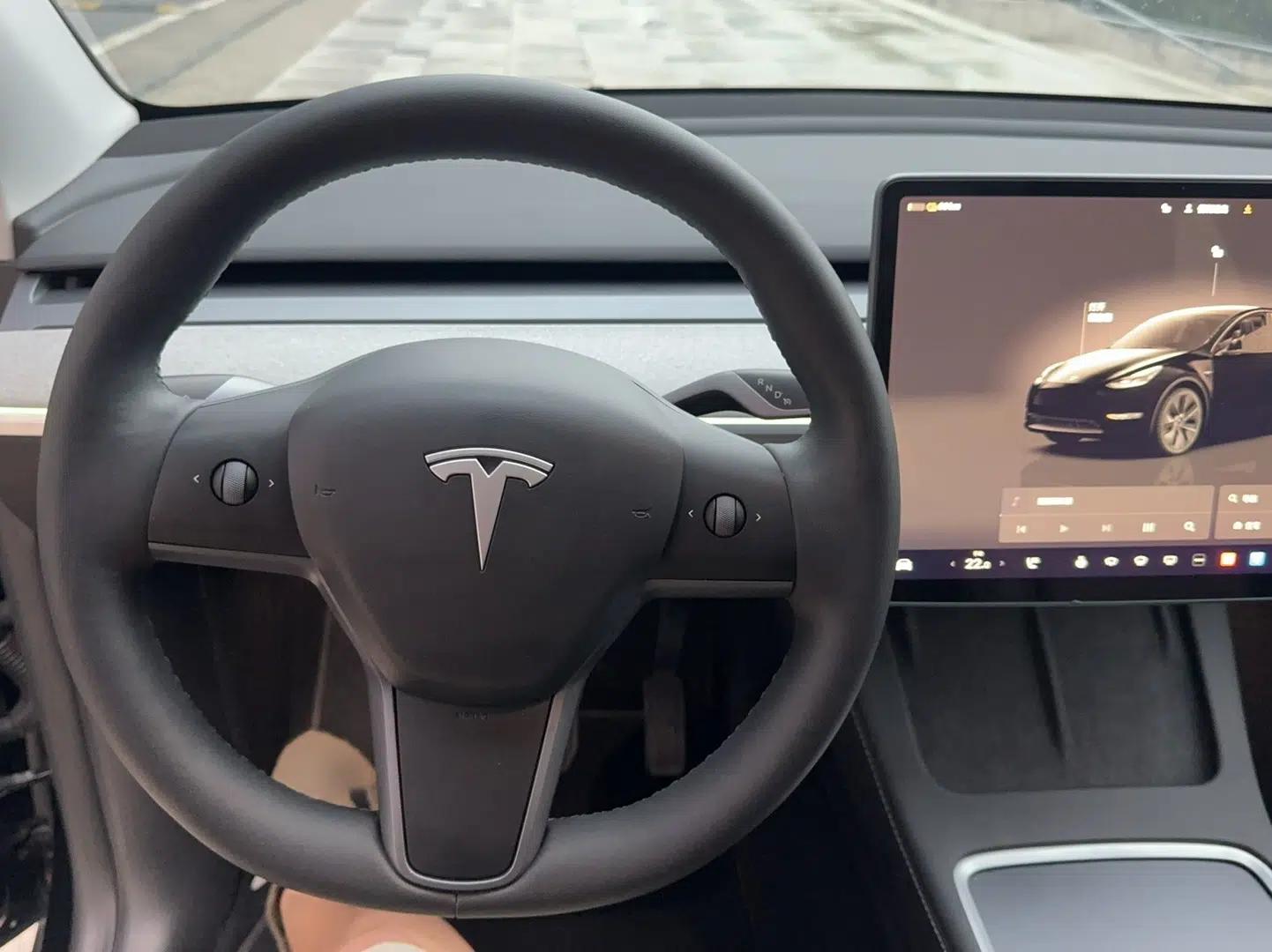 Tesla Model Y 2023 Rear-Wheel-Drive Version — миниатюра 12