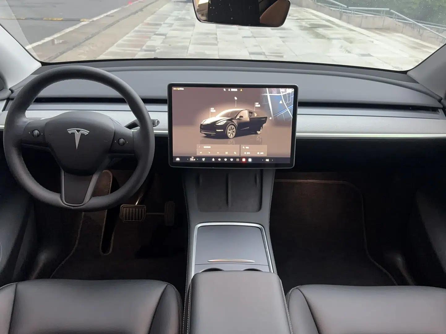Tesla Model Y 2023 Rear-Wheel-Drive Version — миниатюра 14