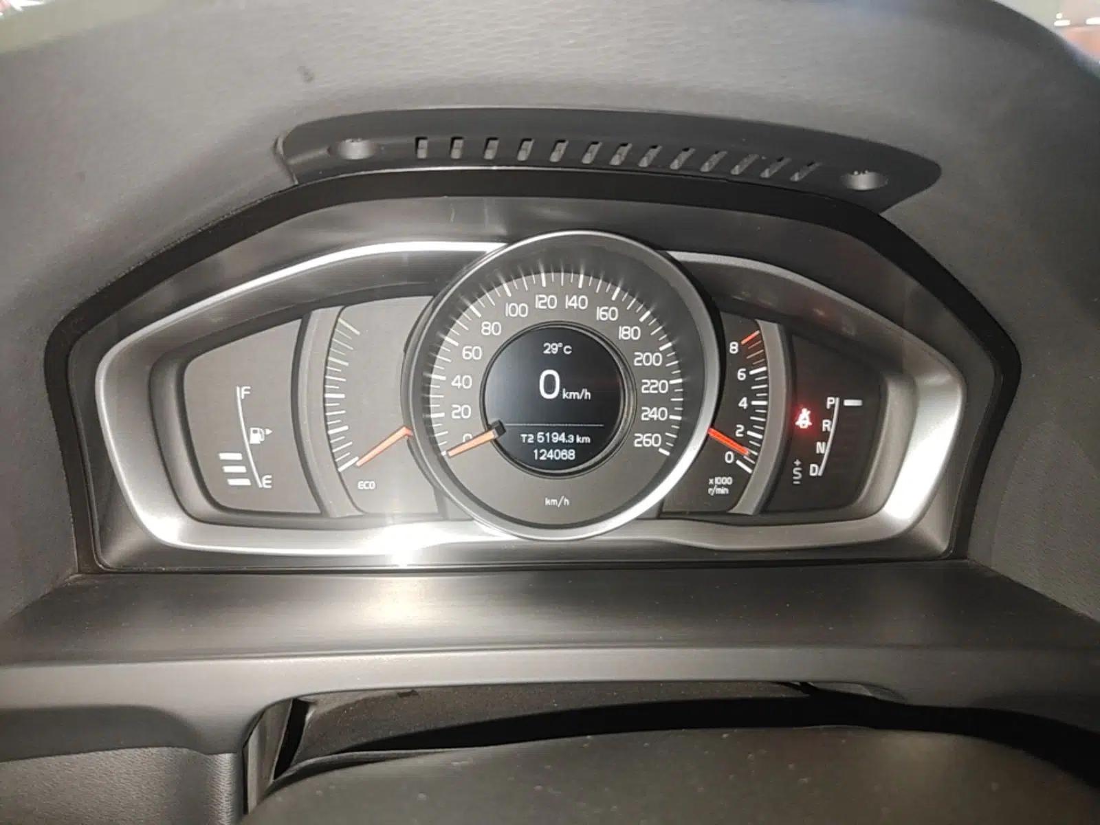 Volvo S60 2014 S60L 2.0T Zhiyuan Edition — миниатюра 14