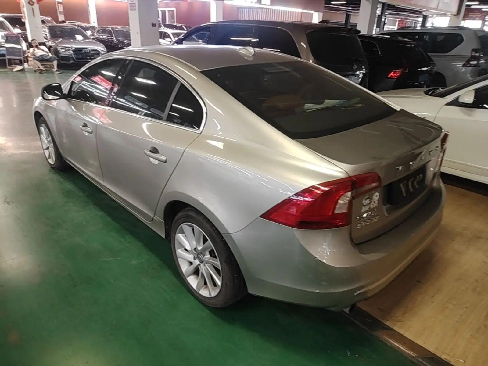 Volvo S60 2014 S60L 2.0T Zhiyuan Edition — миниатюра 4