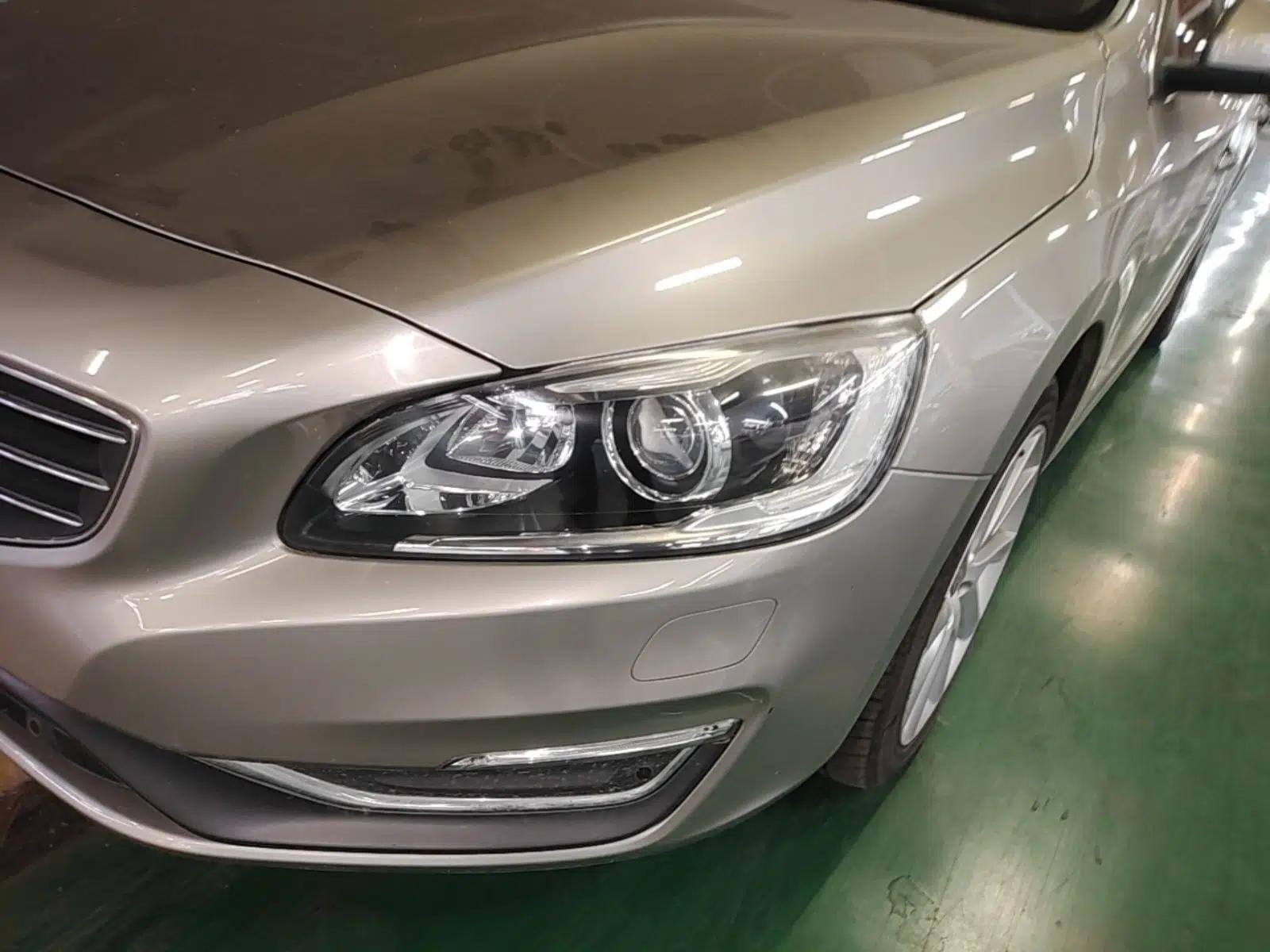 Volvo S60 2014 S60L 2.0T Zhiyuan Edition — миниатюра 8