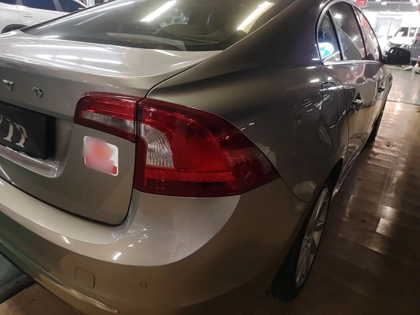 Volvo S60 2014 S60L 2.0T Zhiyuan Edition — миниатюра 9