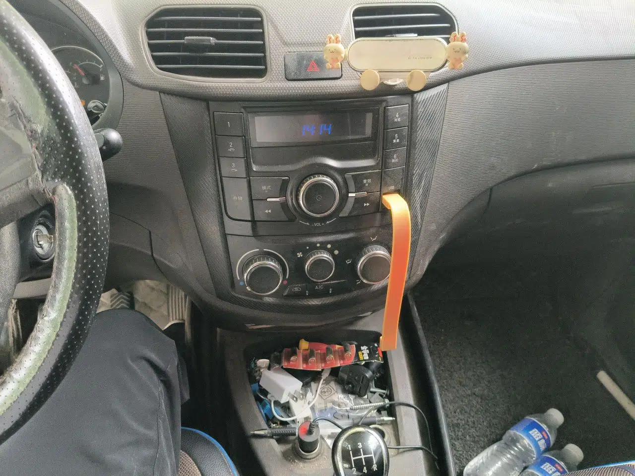 Wuling Hongguang 2014 1.5L S Standard Version — миниатюра 13