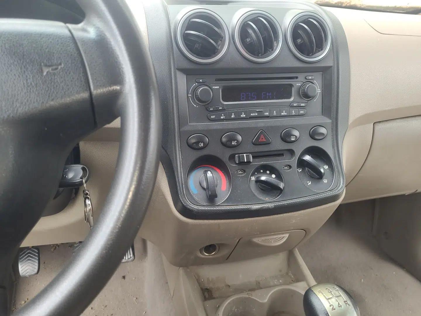 Wuling Hongguang 2010 1.4L Practical Version — миниатюра 13