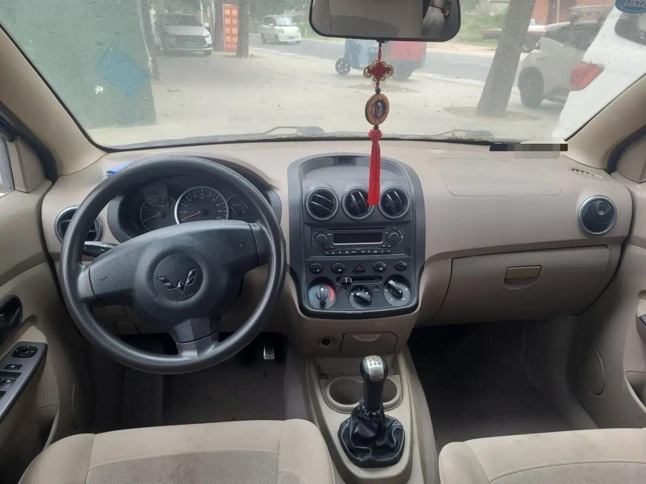 Wuling Hongguang 2010 1.4L Practical Version — миниатюра 9
