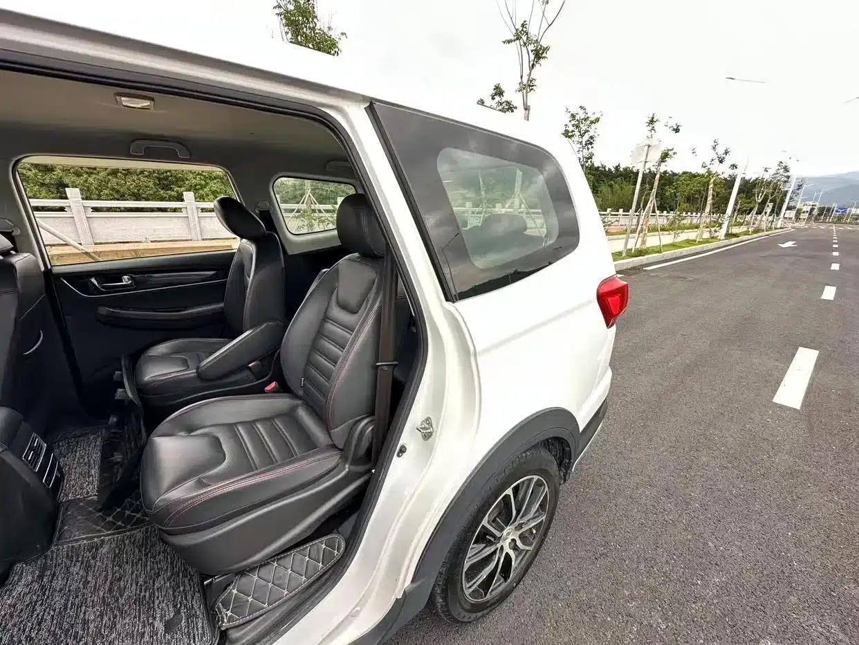 Fengxing SX6 2019 1.6L Manual Deluxe Edition (China VI Emission Standard) — миниатюра 8
