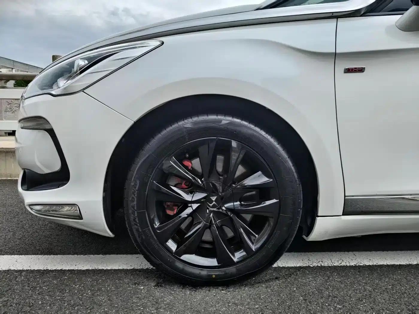 DS 5 2015 1.8T Luxury Edition THP200 — миниатюра 8