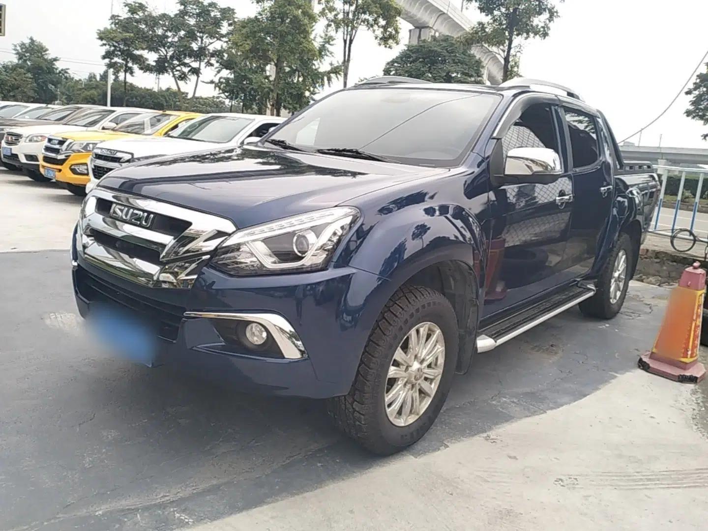Isuzu D-MAX 2020 1.9T 4x4 Automatic Luxury Edition China VI Standard RZ4E Hi-Power — миниатюра 1
