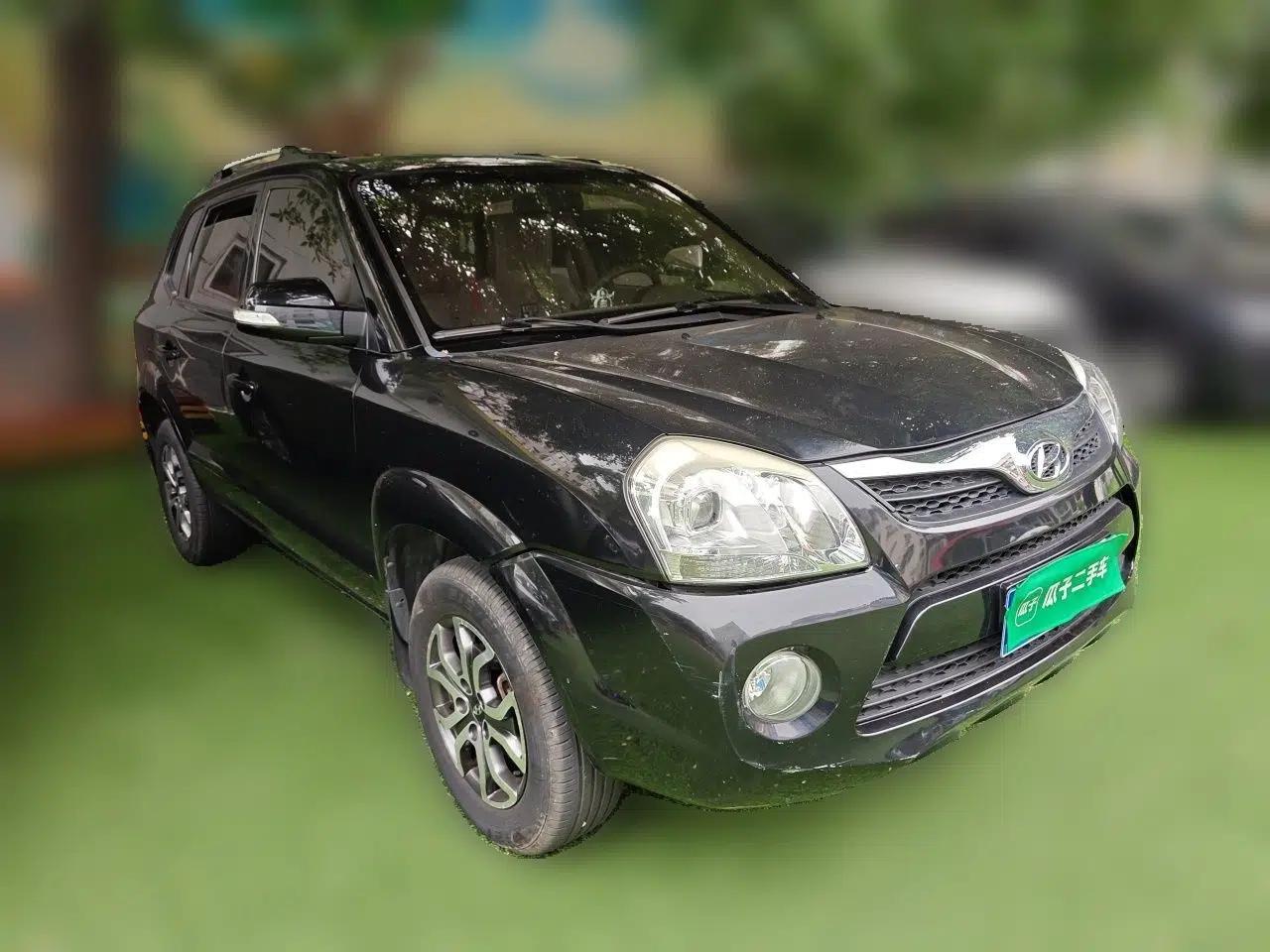 Hyundai Tucson 2013 2.0L Manual Two-Wheel Drive Fashion Edition — миниатюра 3