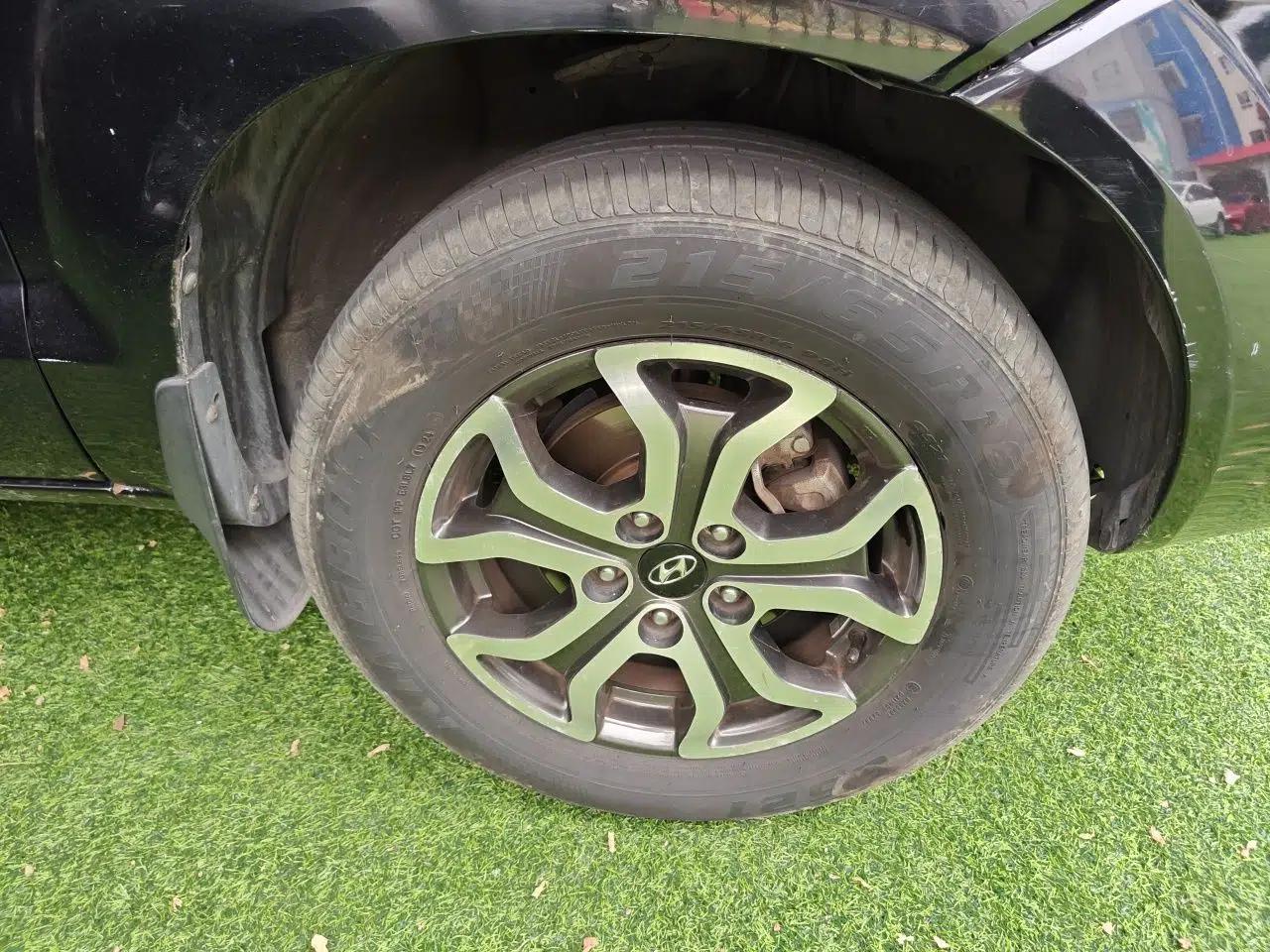 Hyundai Tucson 2013 2.0L Manual Two-Wheel Drive Fashion Edition — миниатюра 8
