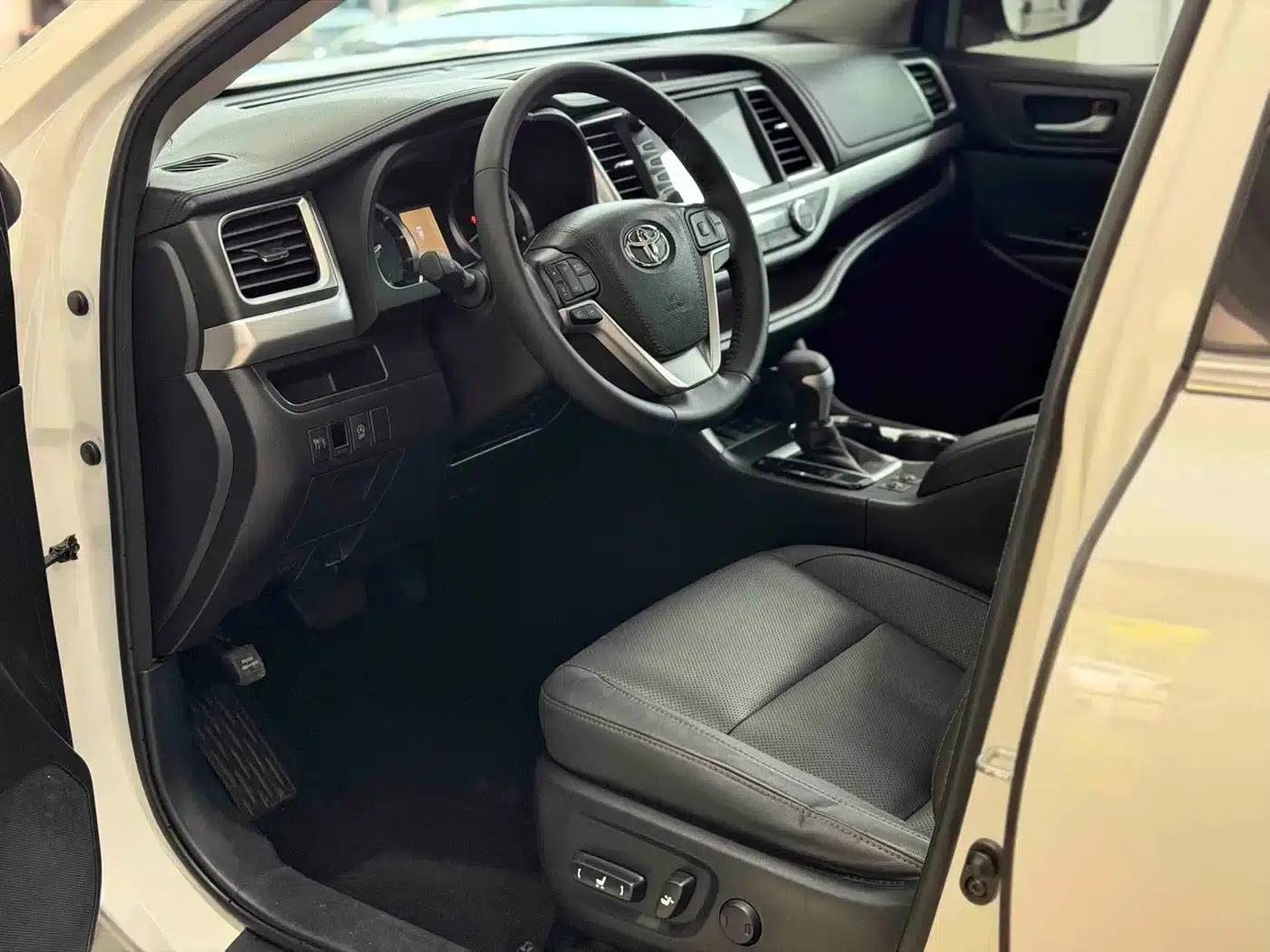 2017 Highlander 2.0T AWD Luxury 7-seater — миниатюра 4