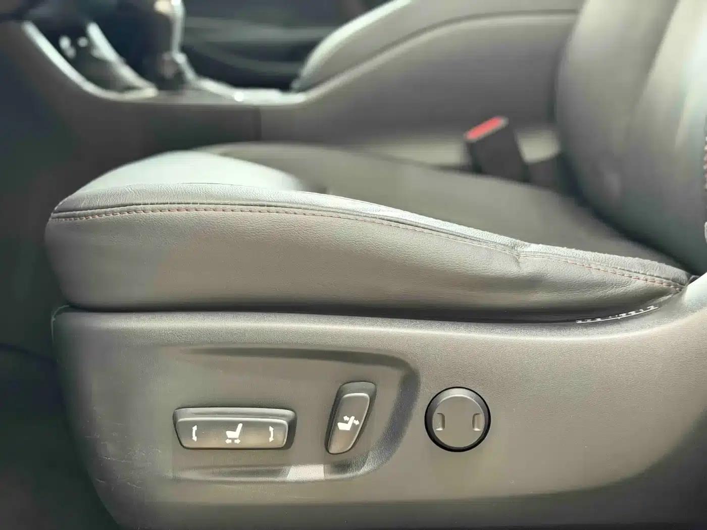 2017 Highlander 2.0T AWD Luxury 7-seater — миниатюра 5