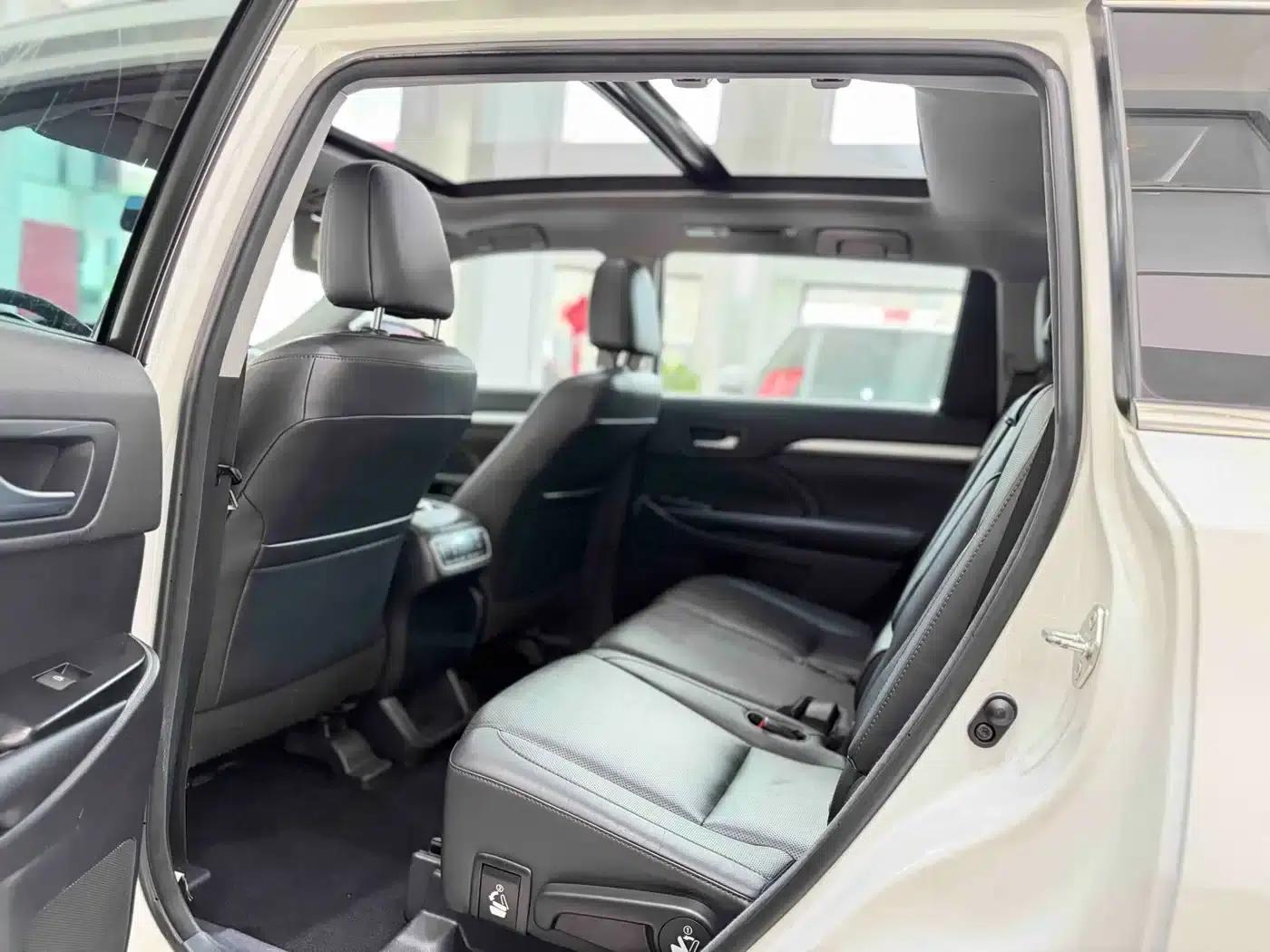 2017 Highlander 2.0T AWD Luxury 7-seater — миниатюра 6