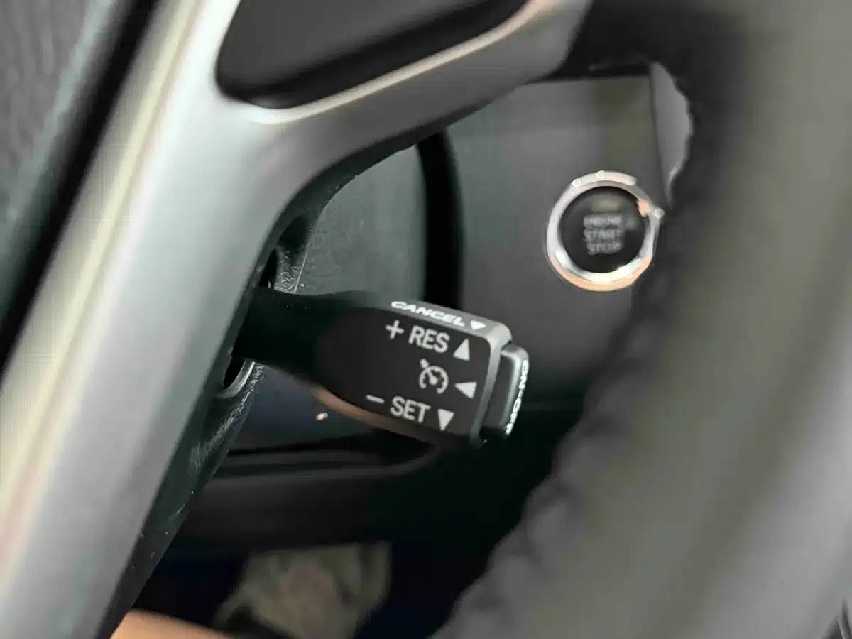 2017 Highlander 2.0T AWD Luxury 7-seater — миниатюра 10