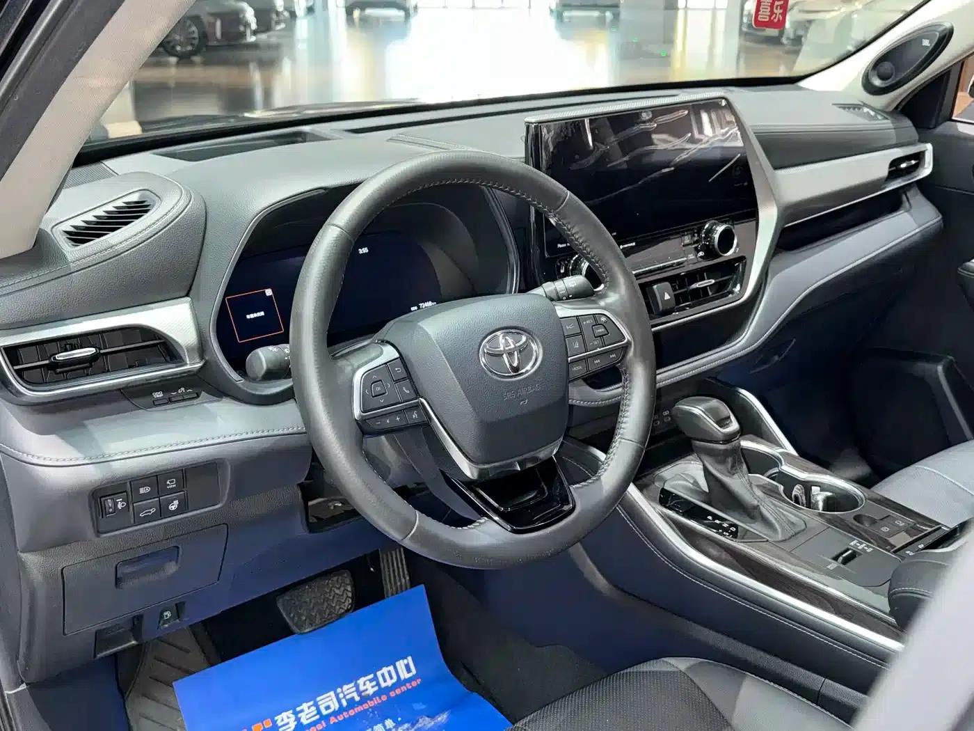 2022 Toyota Highlander Hybrid 2.5L AWD Supreme Edition 7-Seater — миниатюра 11