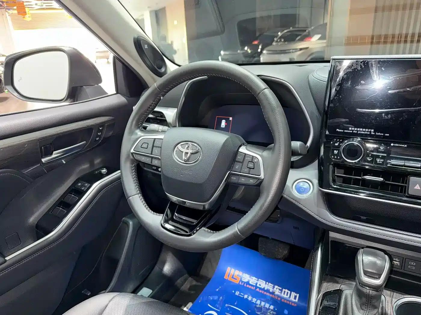 2022 Toyota Highlander Hybrid 2.5L AWD Supreme Edition 7-Seater — миниатюра 13